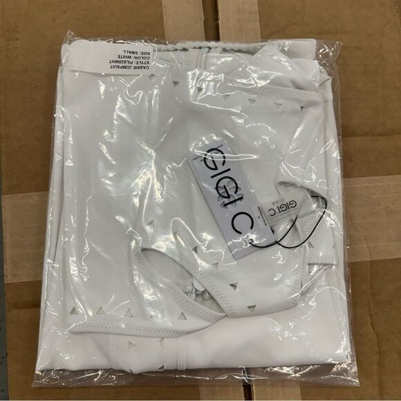 New Gigi C Cassie One Shoulder Cutout Jumpsuit Catsuit White S - Picture 4 of 5